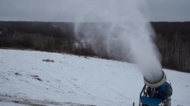 Kar topu, Kayak Merkezi kar yapma