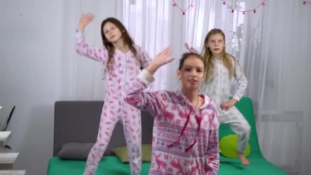 Cute Girls Pajamas Dancing Home Kids Moving Music Having Fun — Stock Video