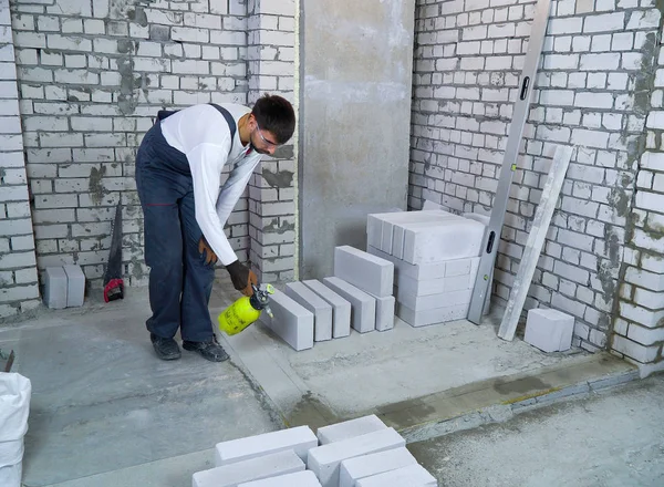 İnşaat işçisi nemlendirme beton Vakfı ile Su fiskiyesi