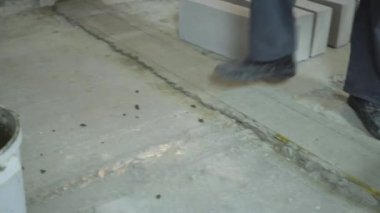 Gaz Beton taş alarak ve çimento temel üzerine döşeme Oluşturucu