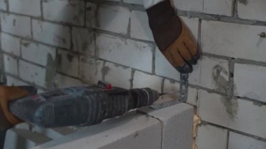 duvara delikler ile kelepçe katıldığınız için elektrikli matkap vidalama Oluşturucu