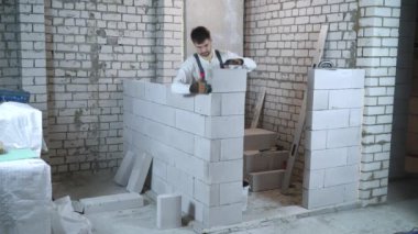 İnşaat işçisi bina iç cephe