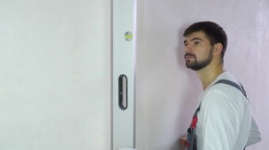 Rastgelelik kabarcık seviyesi ile özgür yer ile taze yapılmış duvar Oluşturucusu denetler