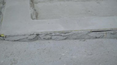 closeup beton Vakfı yeni bir tuğla duvar döşeme için hazır