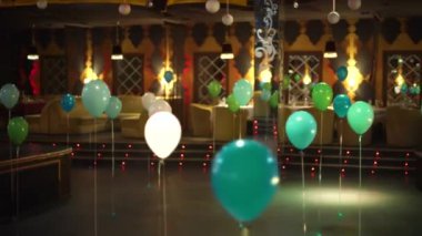 Renkli helyum balon dekorasyon, özel bir olay veya parti Restoran