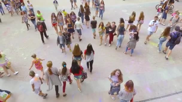 Kharkiv, Ucraina - 18 giugno 2017: festa aerea dei colori di Holi a Central Park — Video Stock