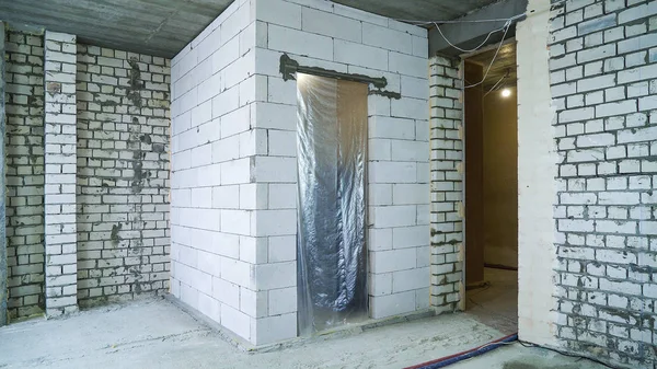 iç yeniden yapılanma yerinde taze inşa blok duvarlar