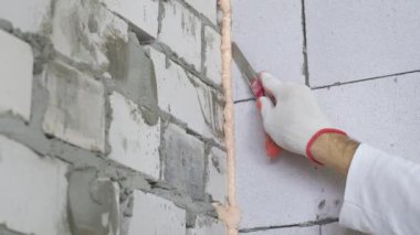duvar arasında aşırı montaj köpük kaldırma yapıcı el aşağı tilt eğim