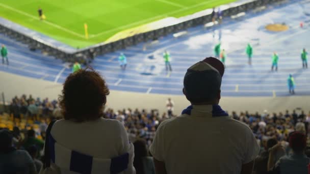 Les Fans Football Soutiennent Leur Équipe — Video