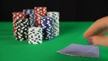 Poker oyunu, kazanan el tutan oyuncu, kraliyet floş, başarılı strateji