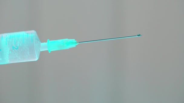 Médicament pharmaceutique goutte à goutte de l'aiguille de la seringue, vaccination pour le système immunitaire — Video