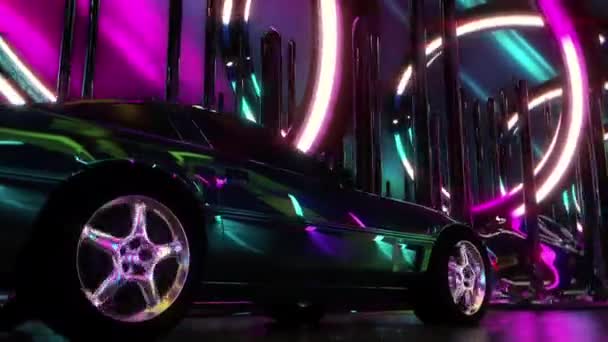 Lila-blaue Farbgebung, Retro-Auto fährt im neonbeleuchteten Tunnel, Musikvideo