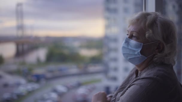 Relative putting hand on sick old woman's shoulder, family support and care — Stock Video