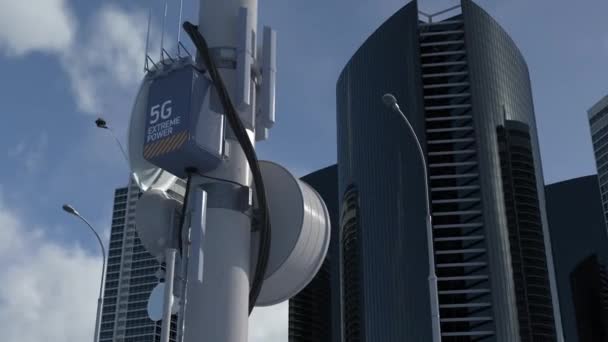 Башня 5G в столичном городе, высокоскоростной интернет, мобильная сеть — стоковое видео