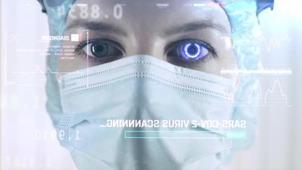 Läkare identifierar patienten med covid-19, head up display med testresultat — Stockvideo