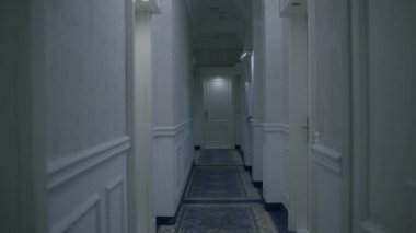 Gelin hayaleti otel koridorunda beliriyor, perili bina, paranormal olaylar