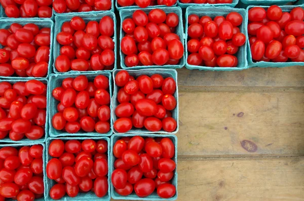Farmer Market Cherry Tomatoes Blue Containers Displayed Wooden Table Viewed — Stock Photo, Image