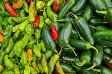 Karışık biber için Pazar Kazıklı ve yukarıdan izlendi.