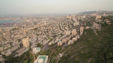 Haifa Bahai Bahçeleri hava dron görüntüleri 4k