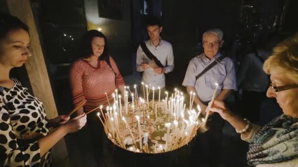 Israël Jeruzalem Februari 2018 Pelgrims Steken Kaarsen Aan Tempel Van — Stockvideo