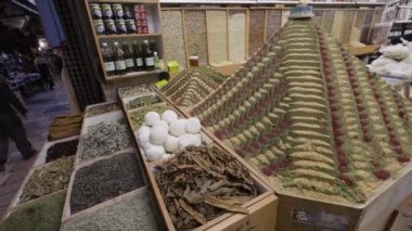 İsrail, Kudüs - 01 Şubat 2018: İnsanlar Kudüs pazarından alışveriş yapıyorlar.