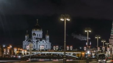 Gece Moskova nehri ve Kremlin 4K hızlandırılmış görüntüler