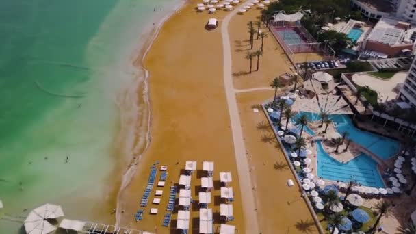 Döda Havet Hotell Beach Aerial Film — Stockvideo