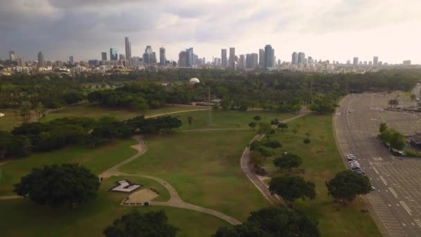 Norra Tel Aviv Parken Yarkon Antenn Skyline Drone Footage — Stockvideo