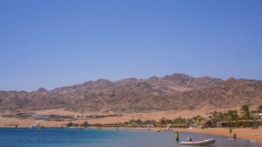 Sinai plajı ve uçurtma sörfçüleri, 4k zaman aşımı görüntüleri.
