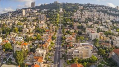 Hayfa 'daki Bahai Bahçeleri panoramik hiper gecikmeli 4K hava görüntüsü