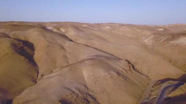 死海空中映像 近くの砂漠 — ストック動画