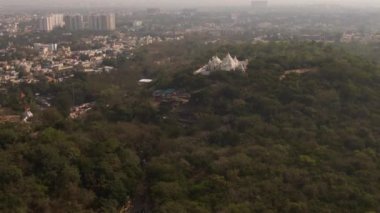 Bhubaneswar, Hindistan, Udaygiri mağaraları, 4k hava aracı.
