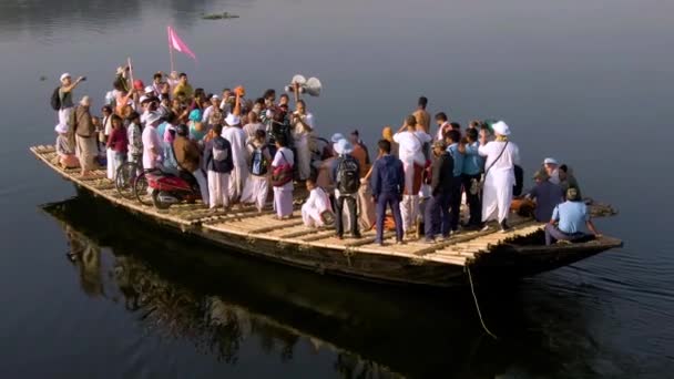 Mayapur India Maret 2019 Peziarah Hare Krishna Melakukan Prosesi Dengan — Stok Video