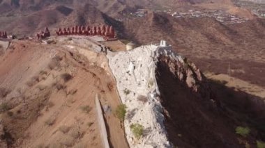 Dağ Jain Tapınağı, Ajmer, Hindistan, 4k hava aracı.