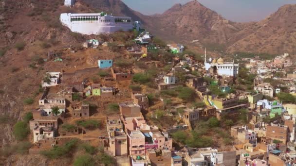 アジアを旅する伝統的建築を持つインドの街並みの空中風景旅行のコンセプト — ストック動画