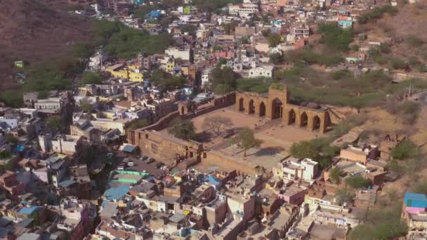 古代遺跡Adhai Din Jhopra Ajmer India 4K空中ドローン 未採点 — ストック動画