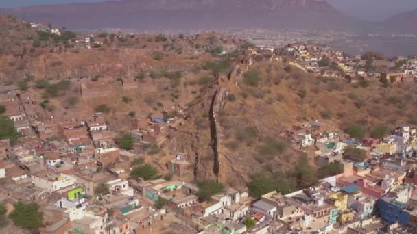 アジアを旅する伝統的建築を持つインドの街並みの空中風景旅行のコンセプト — ストック動画