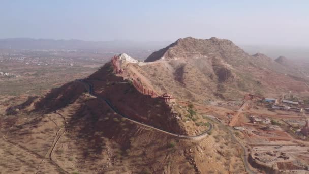 View Mountain Jain Temple Ajmer India Aerial Drone Ungraded — Stock Video