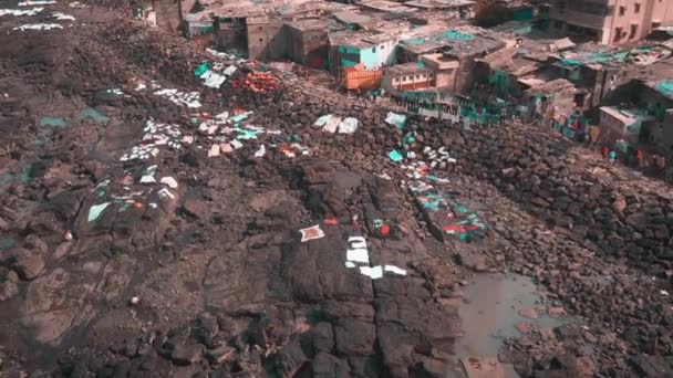 Mumbai India Dhobi Ghats Slums Ocean Aerial Drone Footage — Vídeo de stock