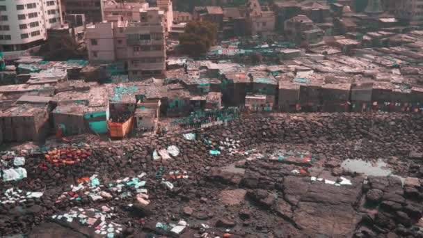 Mumbai Indien Dhobi Ghats Slums Der Nähe Des Ozeans Drohnenaufnahmen — Stockvideo