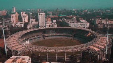 Mumbai Stadyumu, Hindistan, deniz yolu, 4k hava aracı görüntüsü.