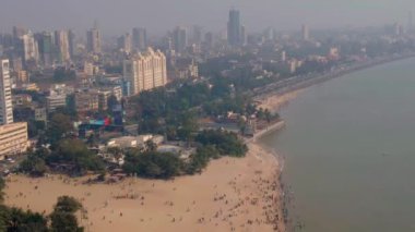 Mumbai ufuk çizgisi, Hindistan, Deniz Kuvvetleri alanı, 4k İHA gökyüzü görüntüsü