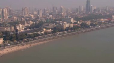 Mumbai ufuk çizgisi, Hindistan, Deniz Kuvvetleri alanı, 4k İHA gökyüzü görüntüsü