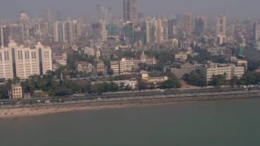 Mumbai ufuk çizgisi, Hindistan, Deniz Kuvvetleri alanı, 4k İHA gökyüzü görüntüsü