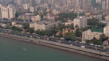 Mumbai ufuk çizgisi, Hindistan, Deniz Kuvvetleri alanı, 4k İHA gökyüzü görüntüsü