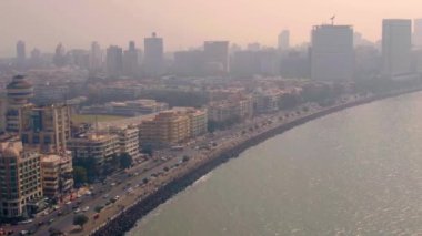 Mumbai ufuk çizgisi, Hindistan, Deniz Kuvvetleri alanı, 4k İHA gökyüzü görüntüsü