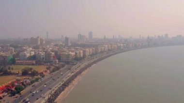 Mumbai ufuk çizgisi, Hindistan, Deniz Kuvvetleri alanı, 4k İHA gökyüzü görüntüsü