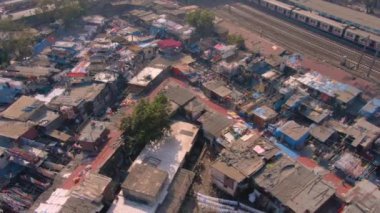 Mumbai, Hindistan, Dharavi gecekonduları, 4k insansız hava aracı görüntüleri.