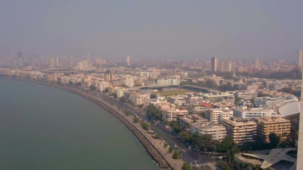 Luchtfoto Mumbai Skyline India Marine Drive Area Drone Hemel Uitzicht — Stockvideo