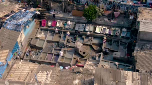 Mumbai Hindistan Dhobi Ghatları Okyanus Kenarında Gecekondu Mahalleleri Hava Aracı — Stok video